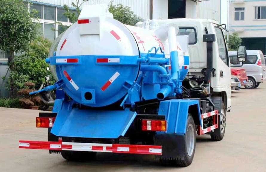 凯马蓝牌小型吸污车