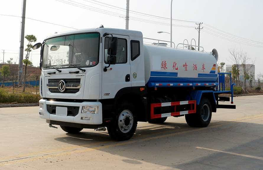 东风D9 30米雾炮车