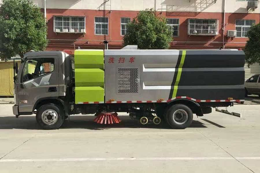 现代5吨中型洗扫车