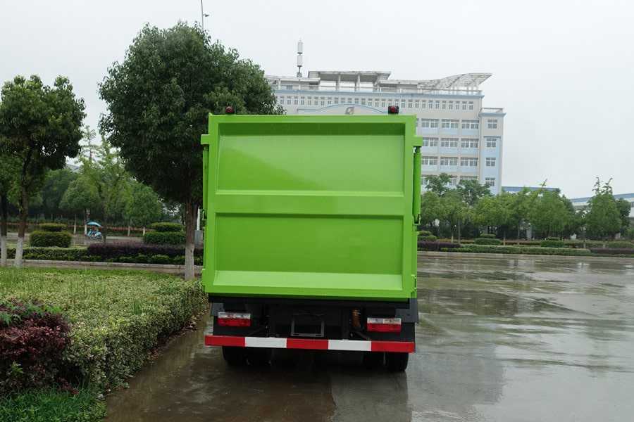 国六东风7方自装卸式垃圾车