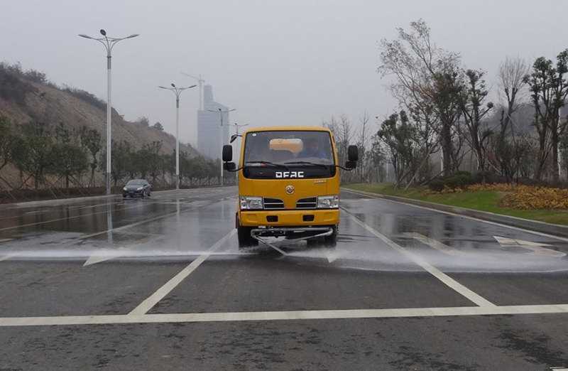 东风5吨消防洒水车