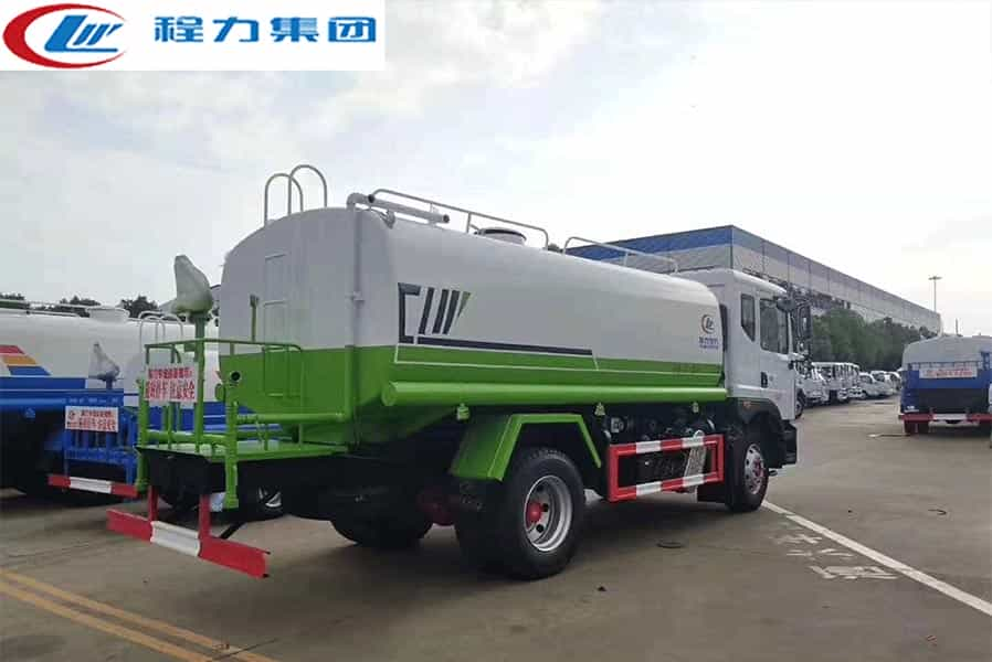 国六东风多利卡D9 12方洒水车