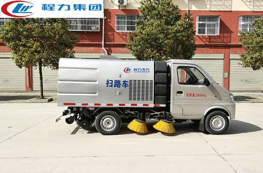 长安小型扫路车