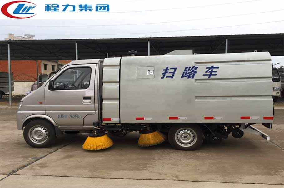 长安小型扫路车