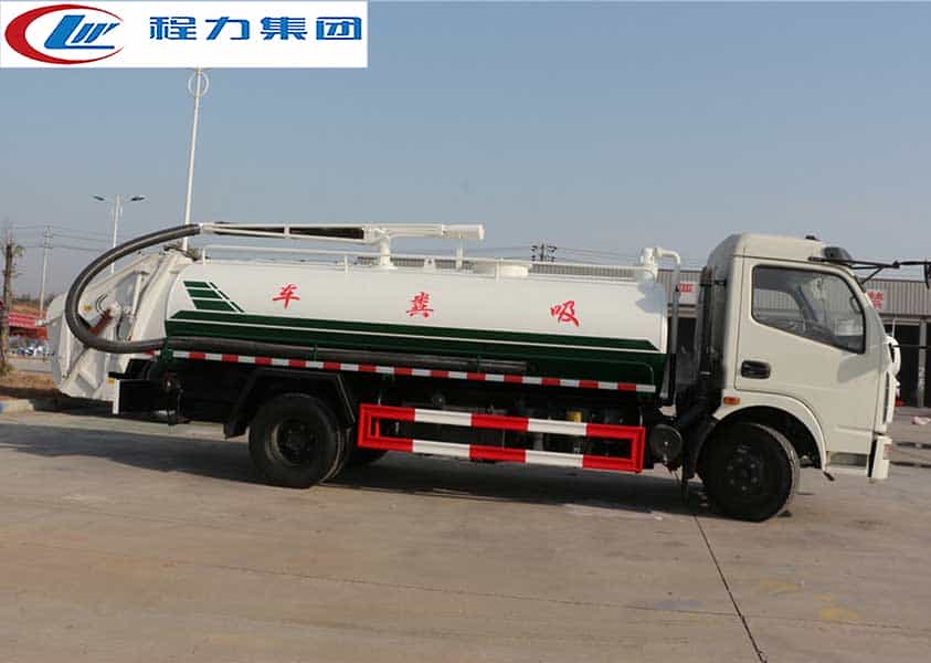 7方东风大多利卡吸粪车