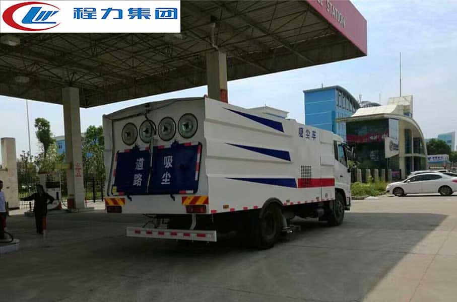 12方东风天锦吸尘车